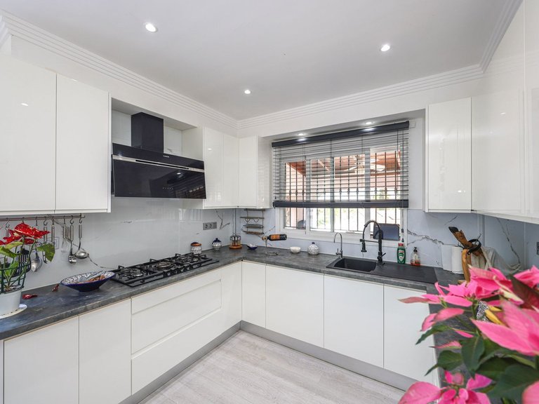 Villa for Sale in Coín, Malaga 15