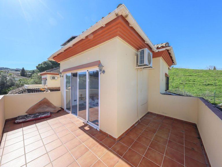 Villa for Sale in Coín, Malaga 19