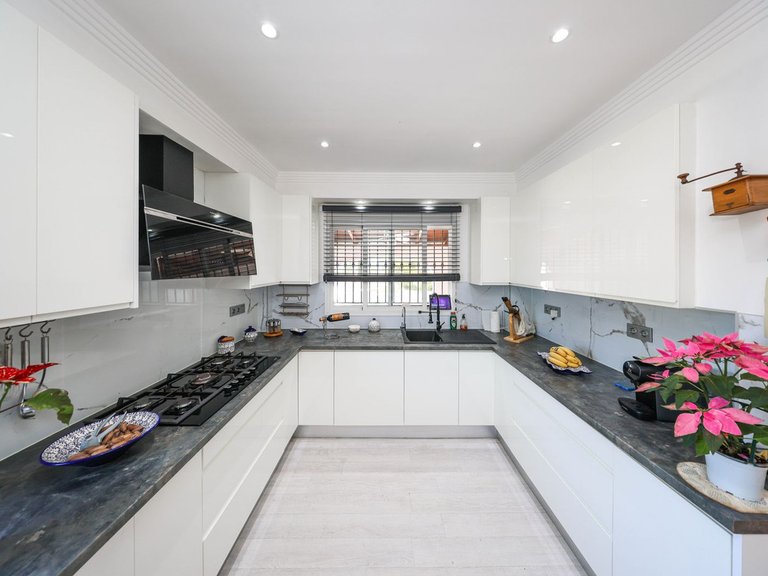 Villa for Sale in Coín, Malaga 3