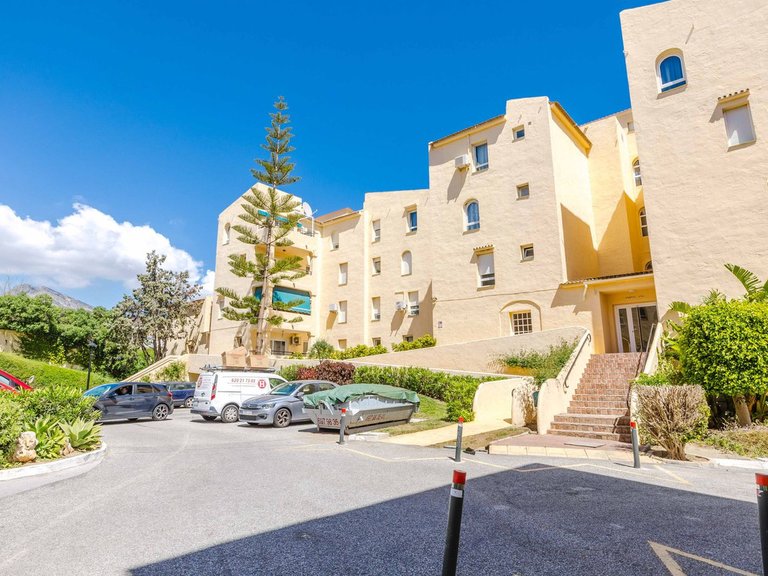 Apartment for Sale in Benalmadena, Malaga 6