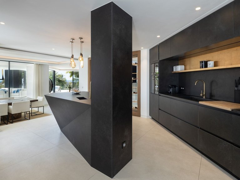 Villa for Sale in Benahavís, Malaga 12