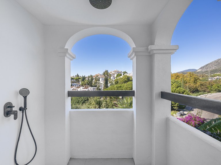 Villa for Sale in The Golden Mile, Malaga 17