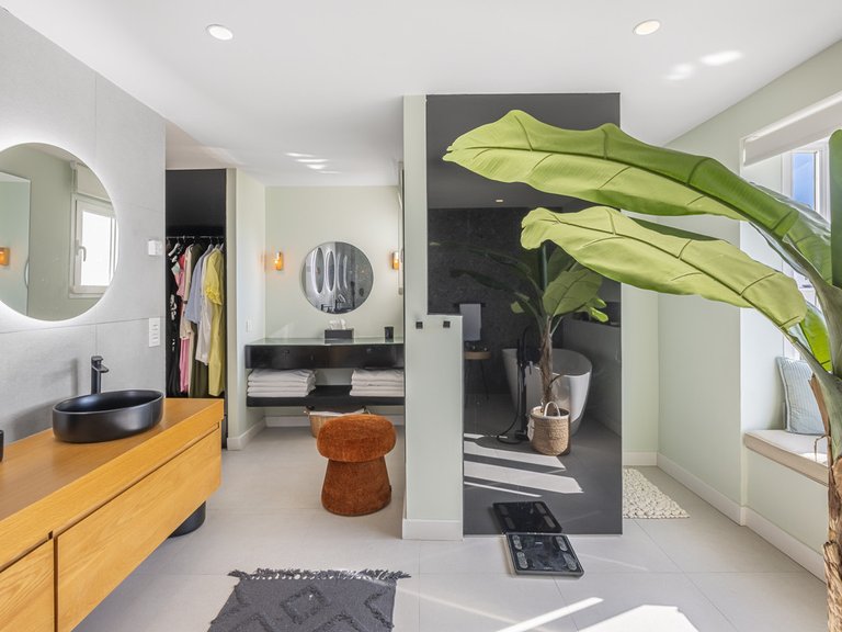 Villa for Sale in The Golden Mile, Malaga 20