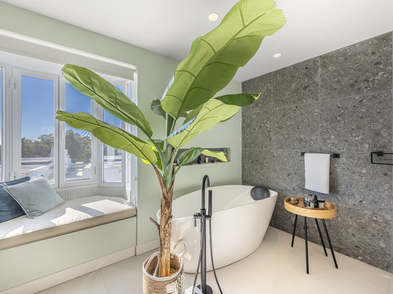 Villa for Sale in The Golden Mile, Malaga 21