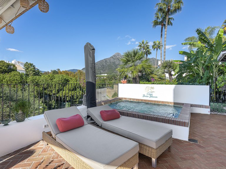 Villa for Sale in The Golden Mile, Malaga 46