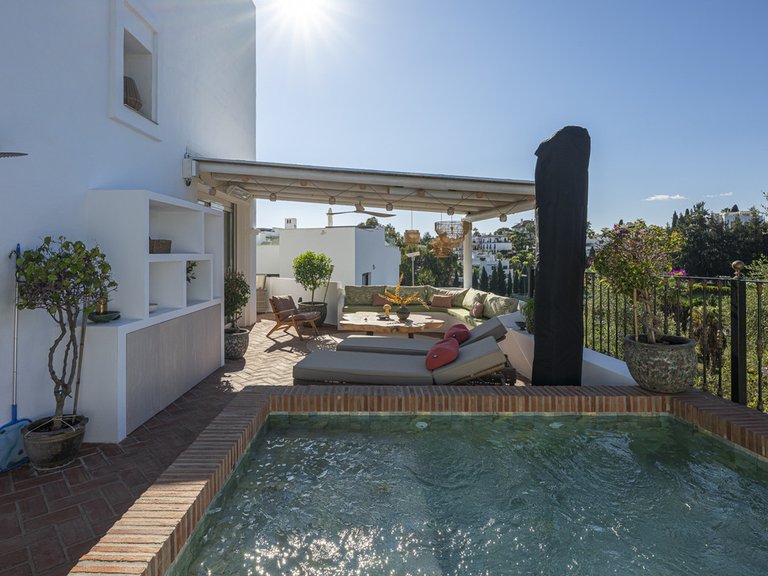 Villa for Sale in The Golden Mile, Malaga 48
