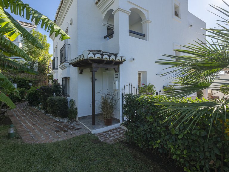 Villa for Sale in The Golden Mile, Malaga 51