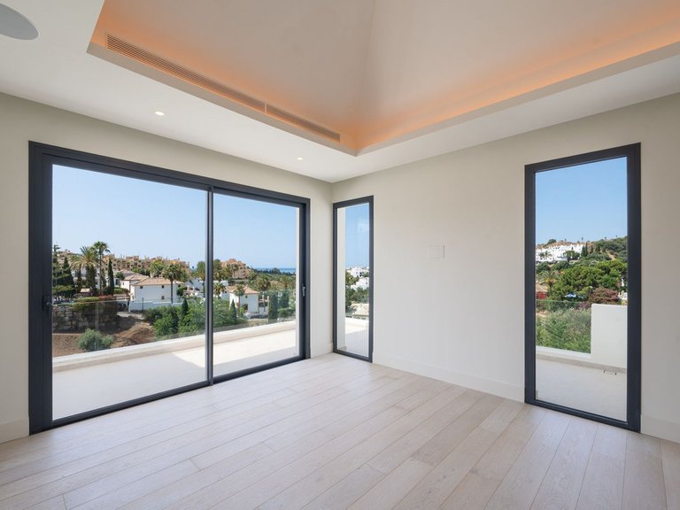 Villa for Sale in Estepona, Malaga 16
