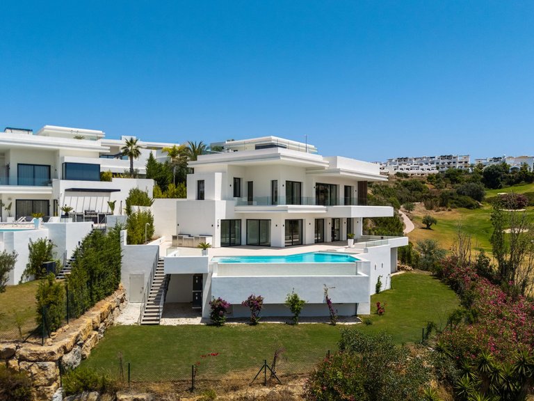 Villa for Sale in Estepona, Malaga 28