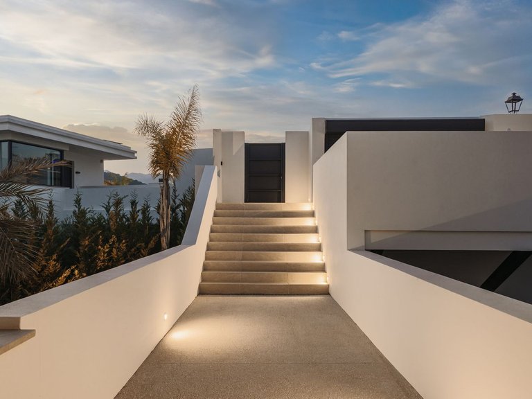 Villa for Sale in Estepona, Malaga 30