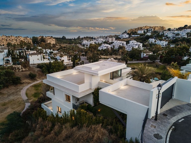 Villa for Sale in Estepona, Malaga 31