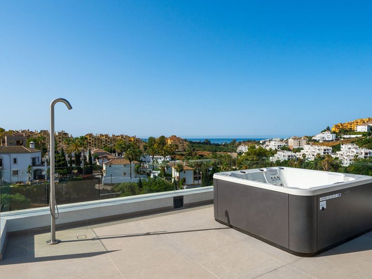 Villa for Sale in Estepona, Malaga 32