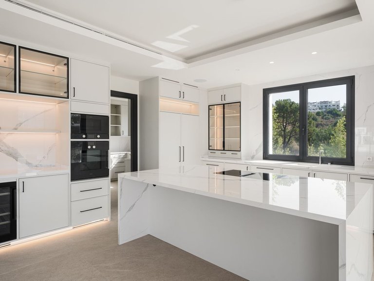 Villa for Sale in Estepona, Malaga 6