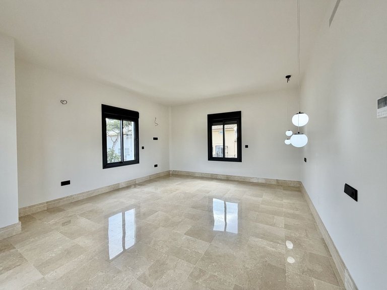 Villa for Sale in Puerto Banús, Malaga 21