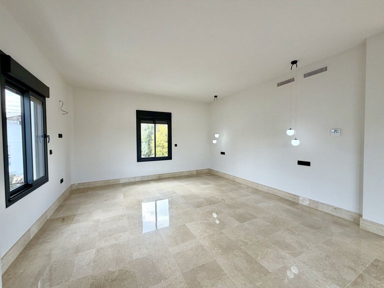 Villa for Sale in Puerto Banús, Malaga 22