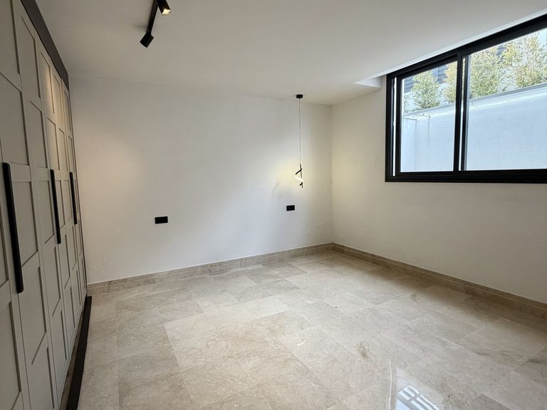 Villa for Sale in Puerto Banús, Malaga 28
