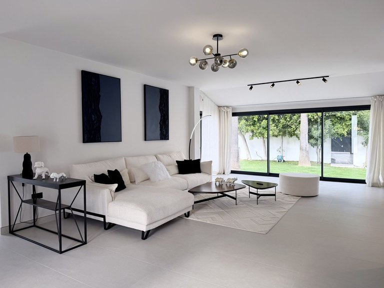 Villa for Sale in Puerto Banús, Malaga 4