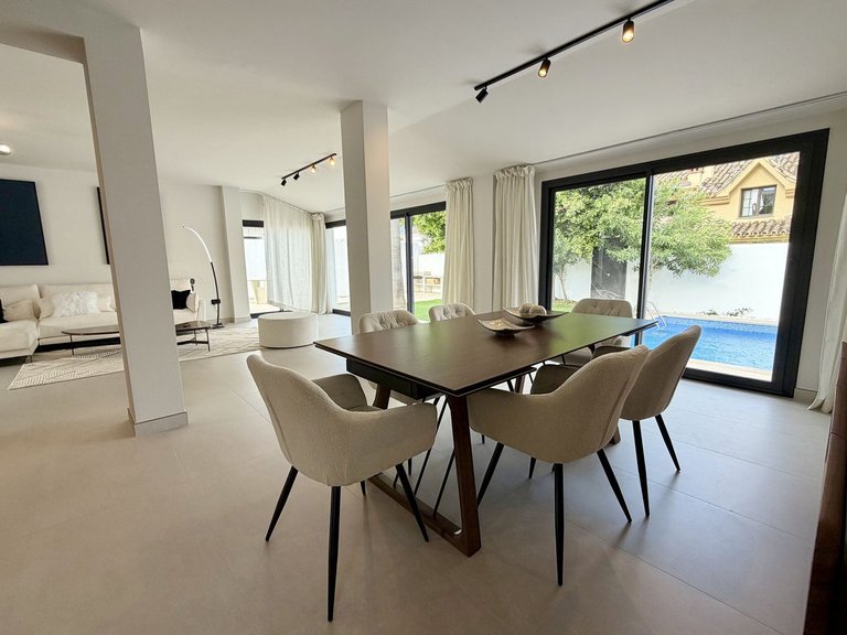 Villa for Sale in Puerto Banús, Malaga 8