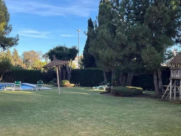 Apartment for Sale in Nueva Andalucía, Malaga 17