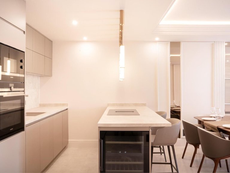 Apartment for Sale in New Golden Mile, Malaga 4