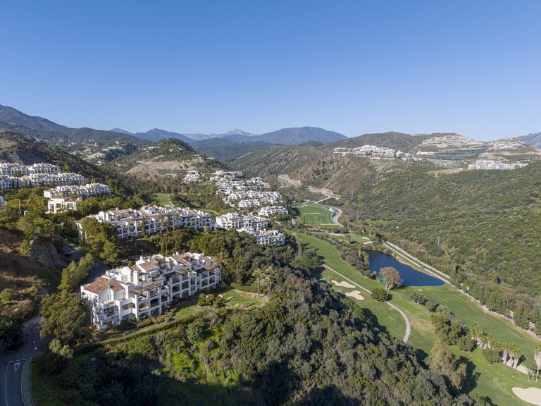 Apartment for Sale in La Quinta, Malaga 2