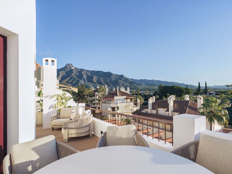 Apartment for Sale in The Golden Mile, Malaga 15