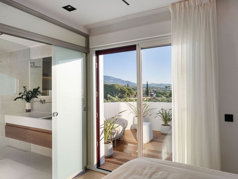 Apartment for Sale in The Golden Mile, Malaga 25
