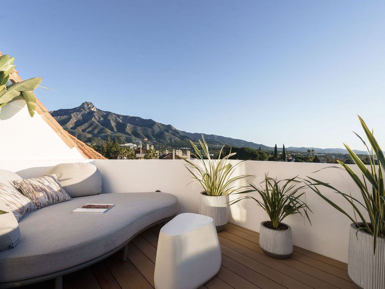 Apartment for Sale in The Golden Mile, Malaga 28