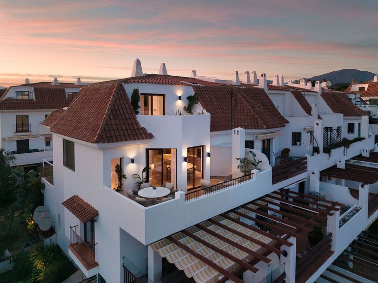 Apartment for Sale in The Golden Mile, Malaga 48