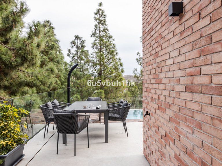 Villa for Sale in El Atabal, Malaga 10