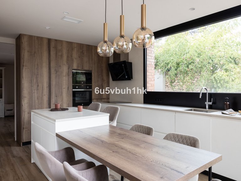 Villa for Sale in El Atabal, Malaga 11