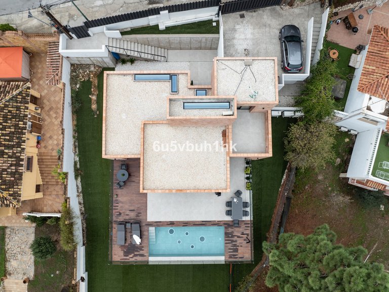 Villa for Sale in El Atabal, Malaga 17