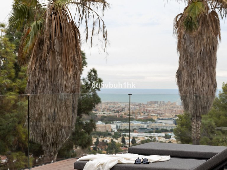 Villa for Sale in El Atabal, Malaga 19