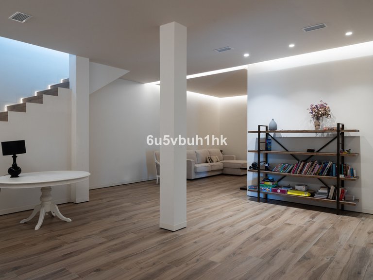 Villa for Sale in El Atabal, Malaga 30