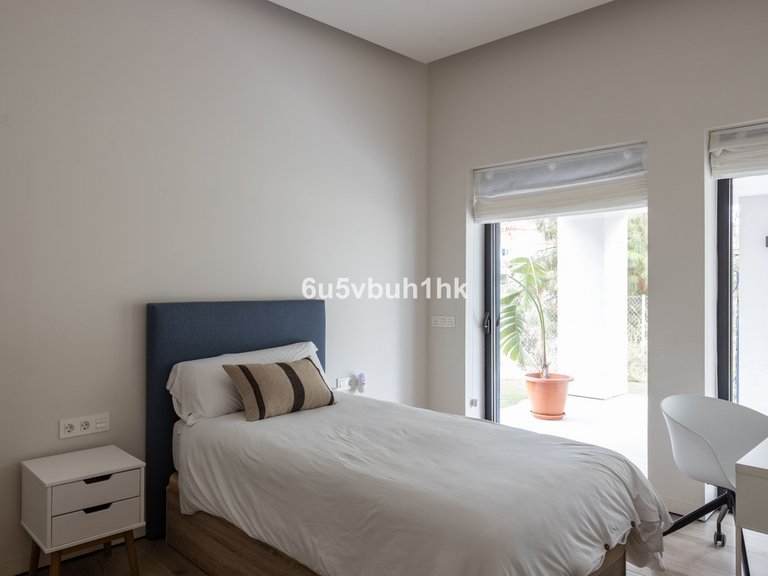Villa for Sale in El Atabal, Malaga 32