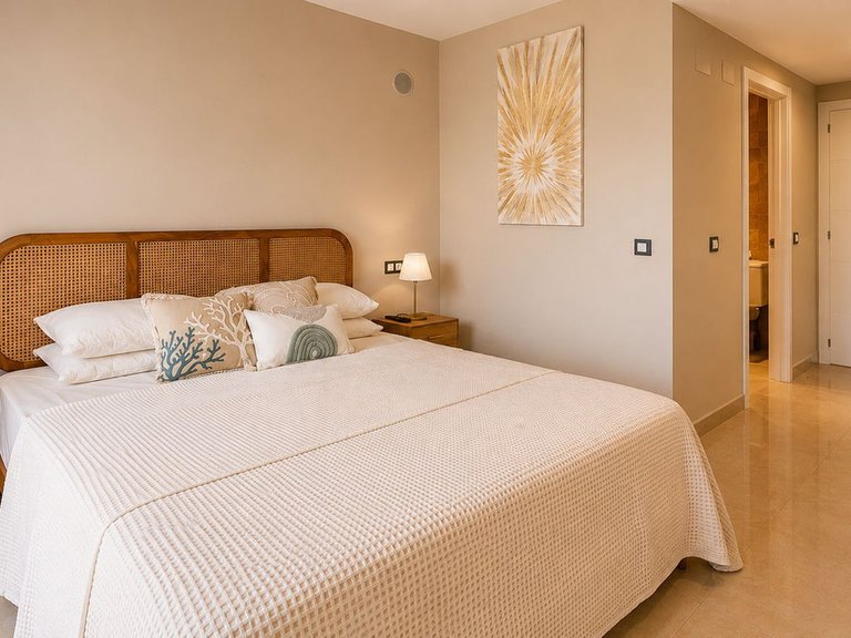 Apartment for Sale in El Paraiso, Malaga 16