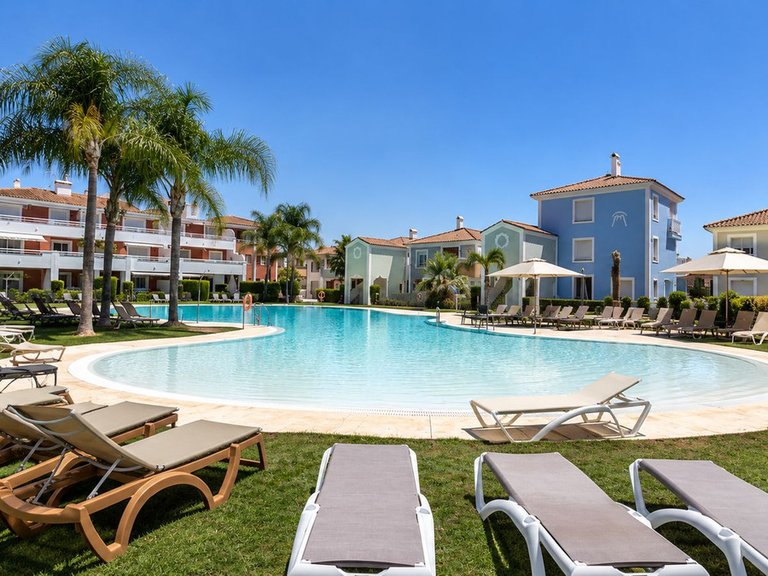 Apartment for Sale in El Paraiso, Malaga 2