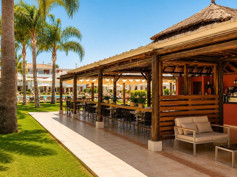 Apartment for Sale in El Paraiso, Malaga 23