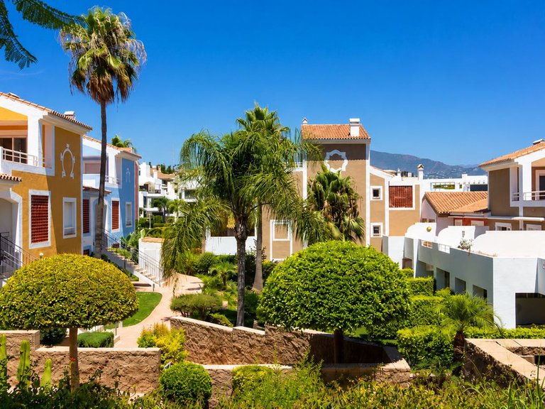 Apartment for Sale in El Paraiso, Malaga 29