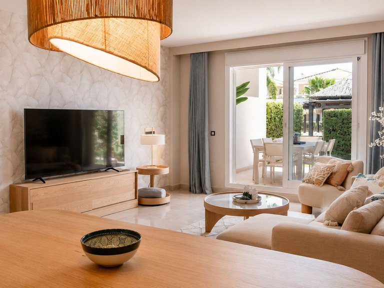 Apartment for Sale in El Paraiso, Malaga 4