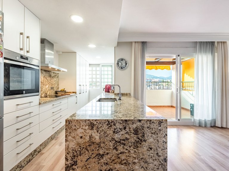 Apartment for Sale in San Pedro De Alcántara, Malaga 8
