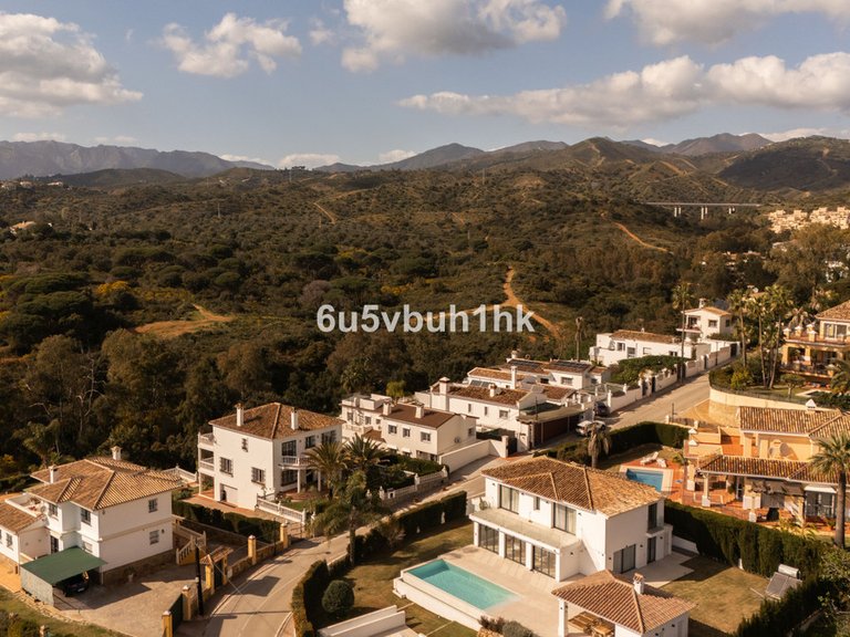 Villa for Sale in Marbella, Malaga 30