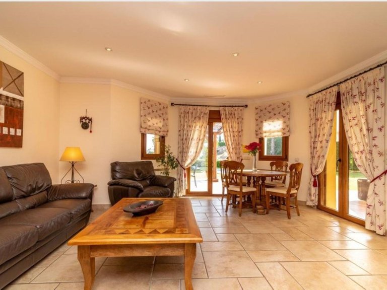 Villa for Sale in Los Flamingos, Malaga 24