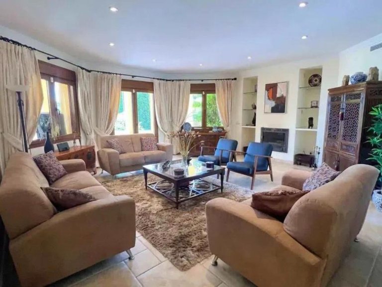 Villa for Sale in Los Flamingos, Malaga 43