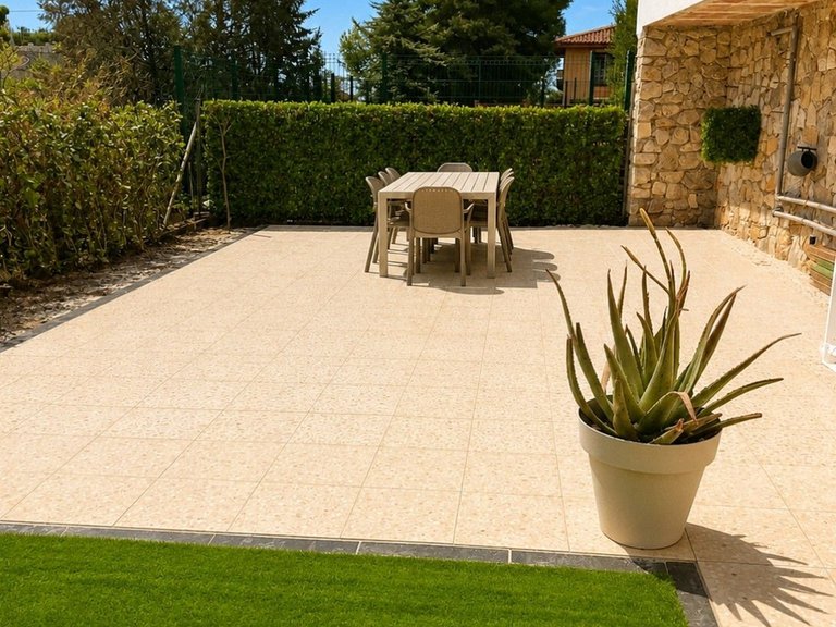 Villa for Sale in Sierrezuela, Malaga 14