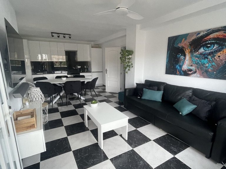 Villa for Sale in El Coto, Malaga 17