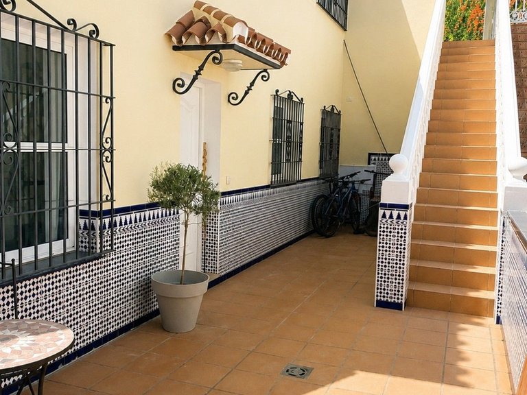 Villa for Sale in Sierrezuela, Malaga 3