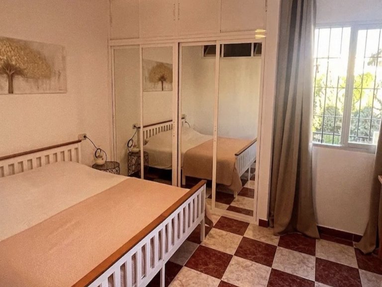 Villa for Sale in El Coto, Malaga 36