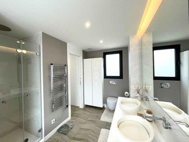 Villa for Sale in Cabopino, Malaga 22