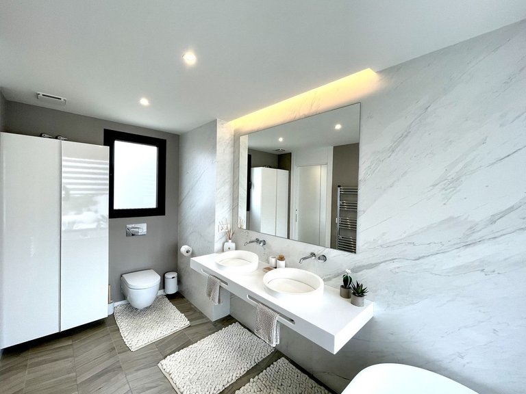 Villa for Sale in Cabopino, Malaga 23